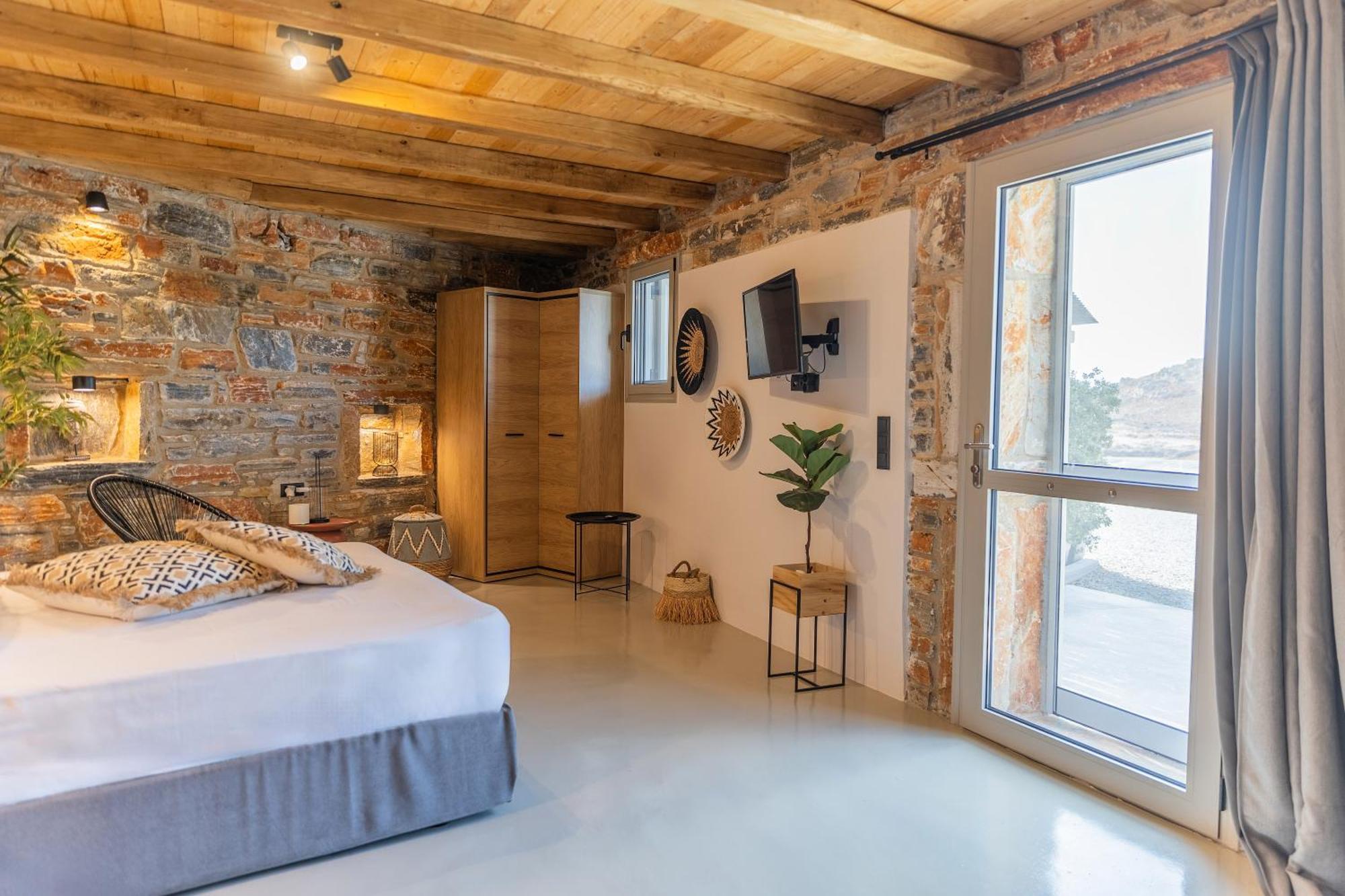 Harmony Luxury Naxos